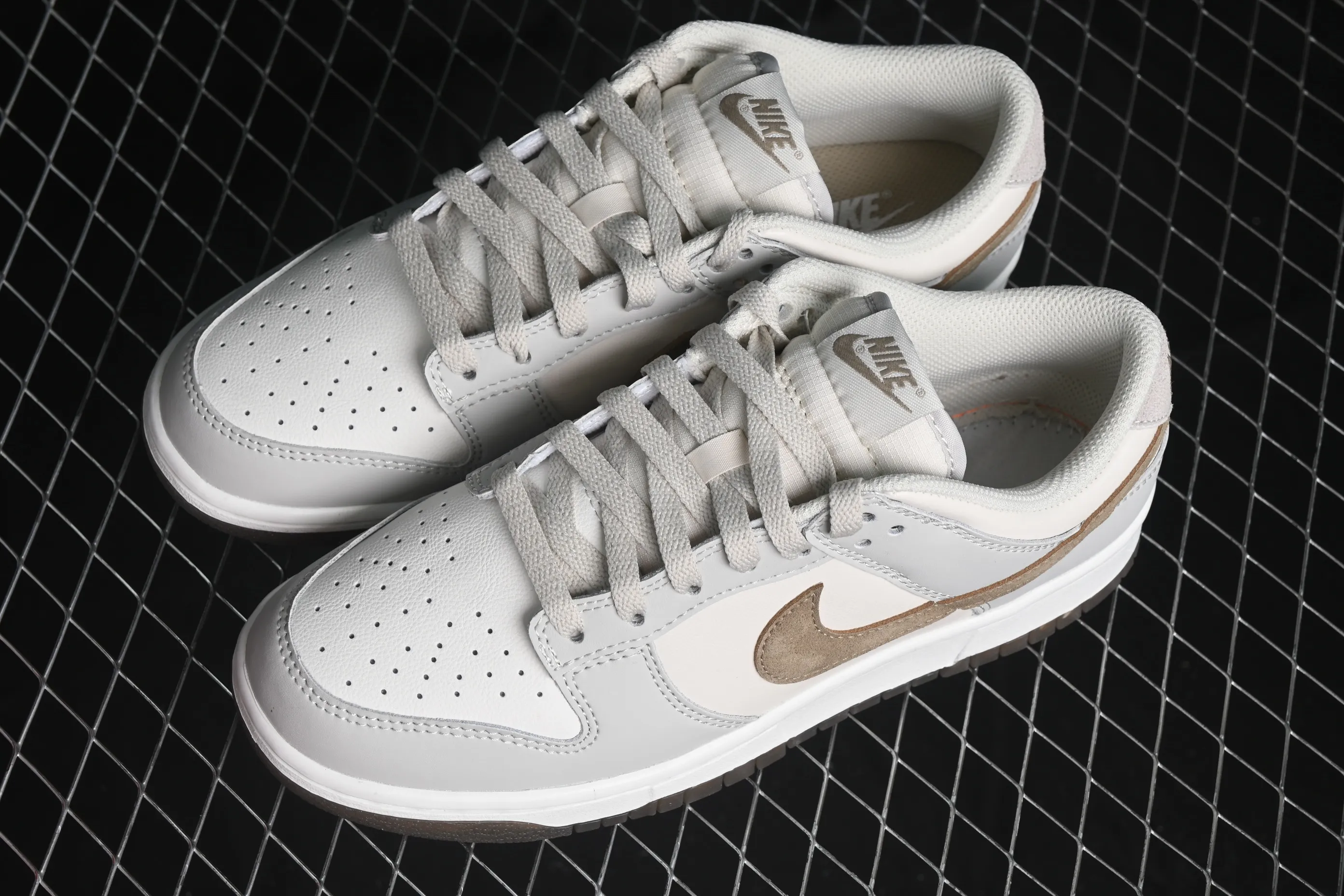 All categories Nk SB Dunk series Nk SB Dunk Low low-top sneakers K version Nk Dunk Low "Phantom/Khaki" light gray brown SB low-top casual sneakers FJ4188-001